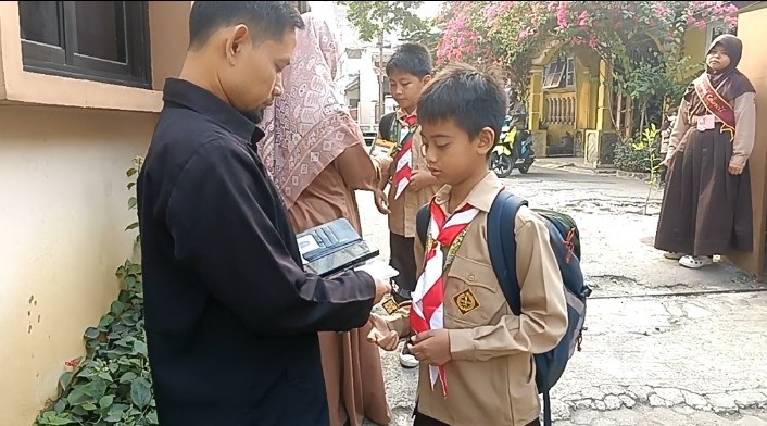 Kartu pelajar dan absensi elektronik